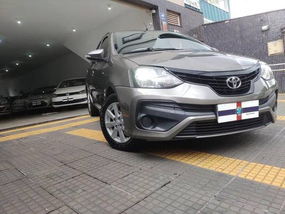 TOYOTA ETIOS 1.5 X PLUS SEDAN 16V FLEX 4P AUTOMÁTICO